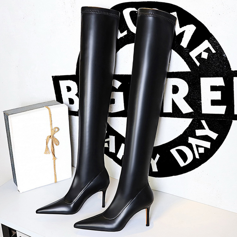 รองเท้าบูทเหนือเข่าแบบเซ็กซี่ส - Shoe Tree บทวิจารณ์และราคา